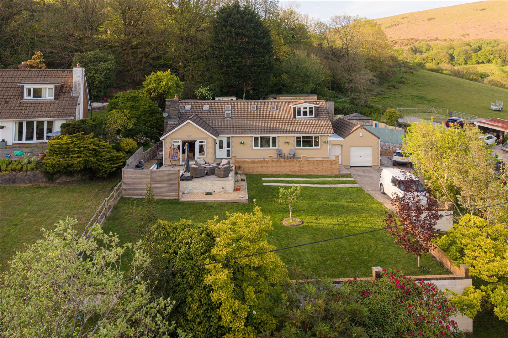 Bettws Road, Llangeinor, Bridgend County Borough, CF32 8PH